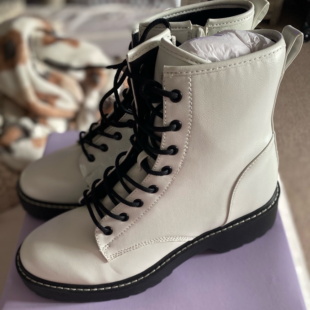 WHITE COMBAT BOOTS - Picture 4 of 4